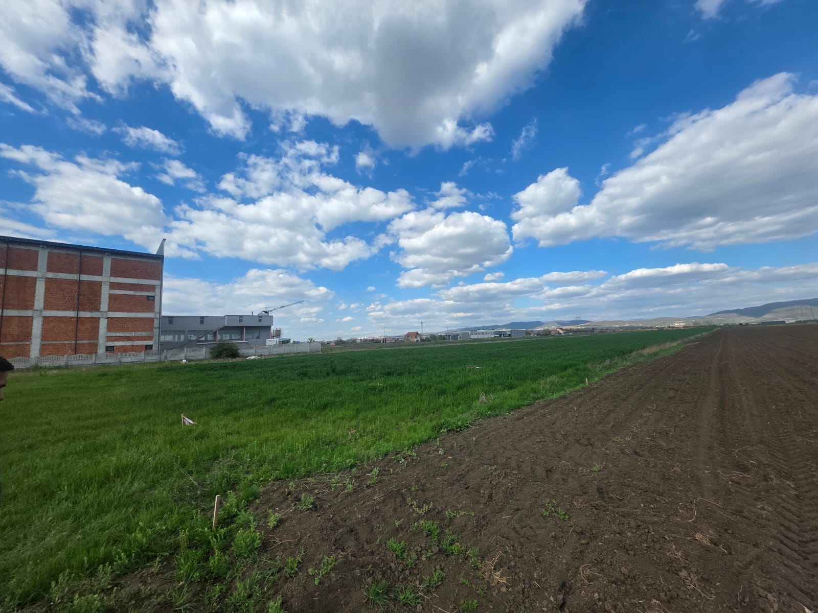 PARCELË NË SHITJE – LLAPLLASELLË, GRAÇANICË